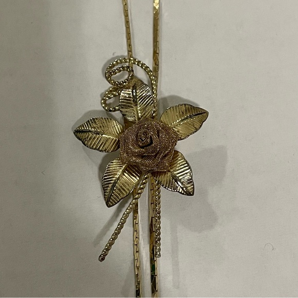 Gold Flower Style Bolo Necklace - Picture 9 of 13